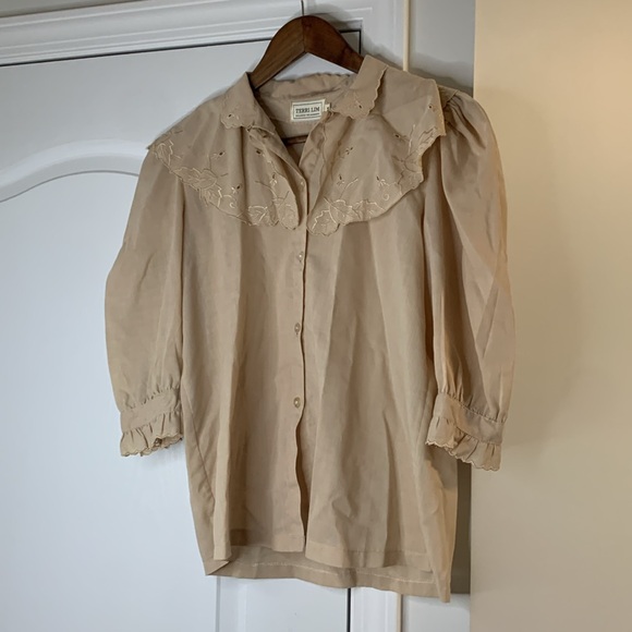 terri lim Tops - Terri Lim vintage Peter Pan collar embroidered blouse